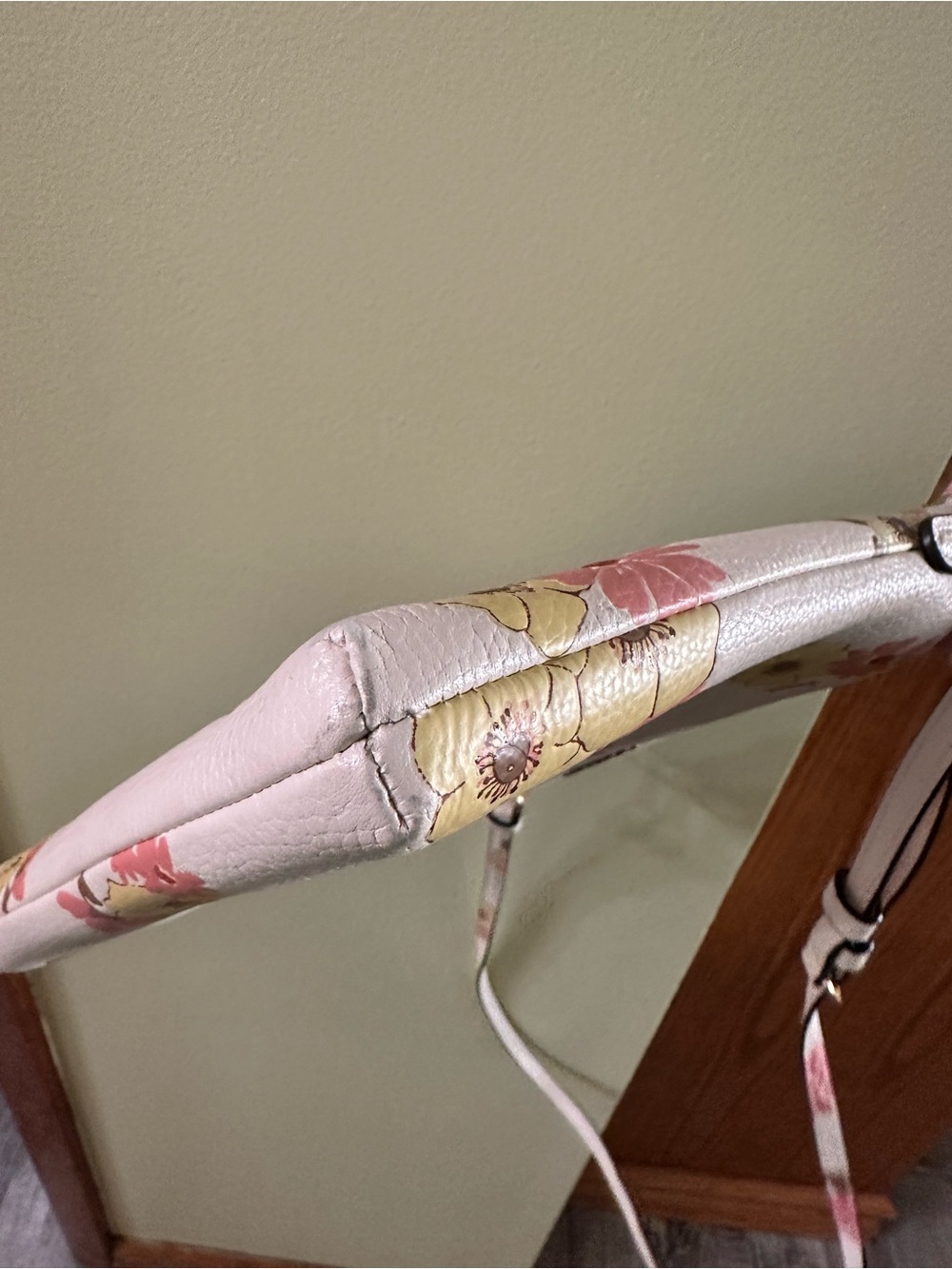 COACH Kitt Messenger Cross body Floral Printed. EUC - Picture 11 of 14